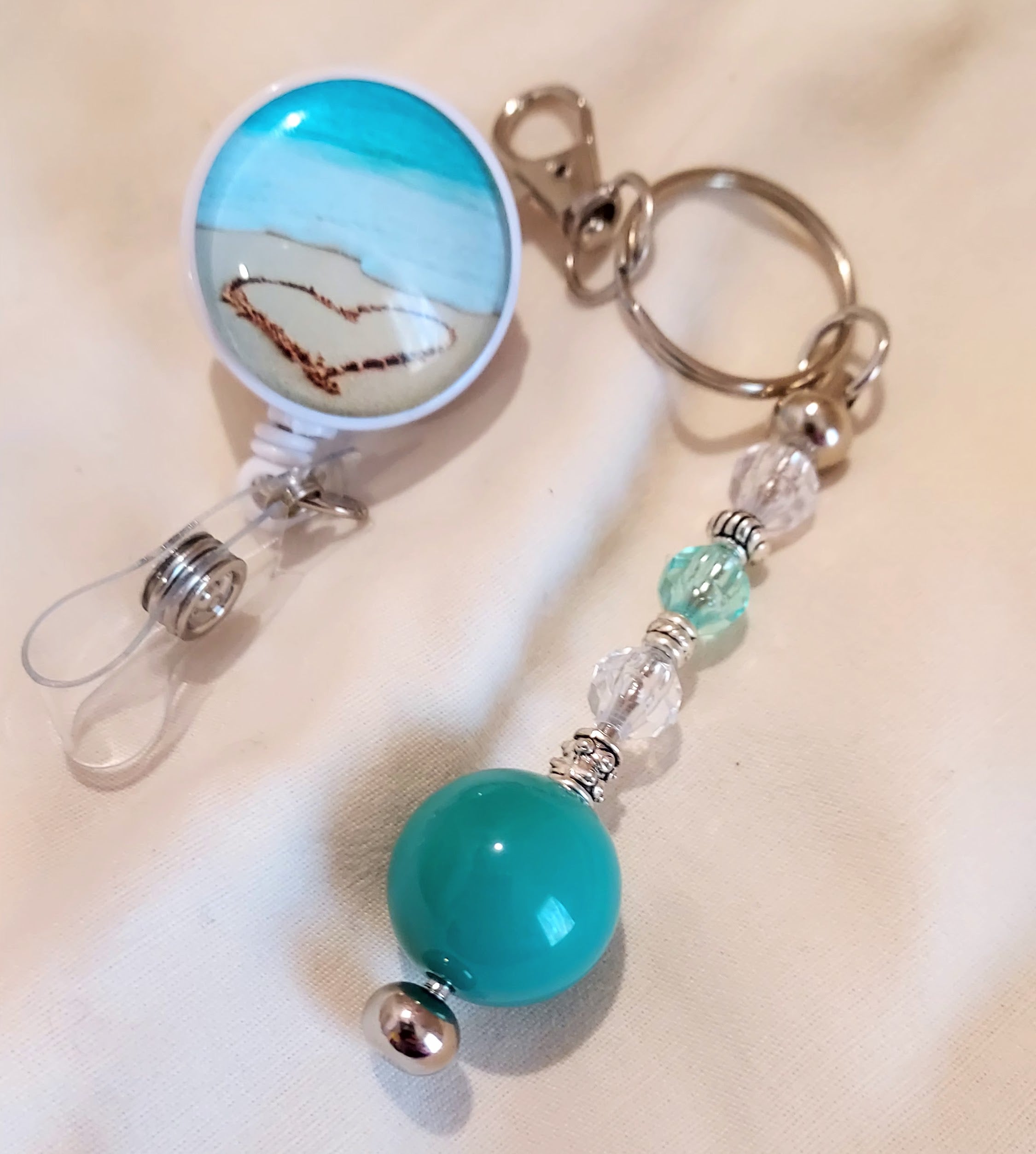 Unique Heart Beach Retractable Badge Reel with Hand Beaded Keychain – 3-in-1 Fidget Accessory